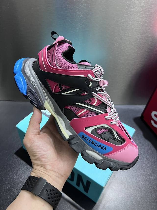 巴黎世家 户外概念鞋 Balenciaga Sneaker Tess 三代通货跑量版本 细节精准对位官方 私模组合大底原装大盒 从里到外 一切百分百还原官方配置 - 点击图像关闭