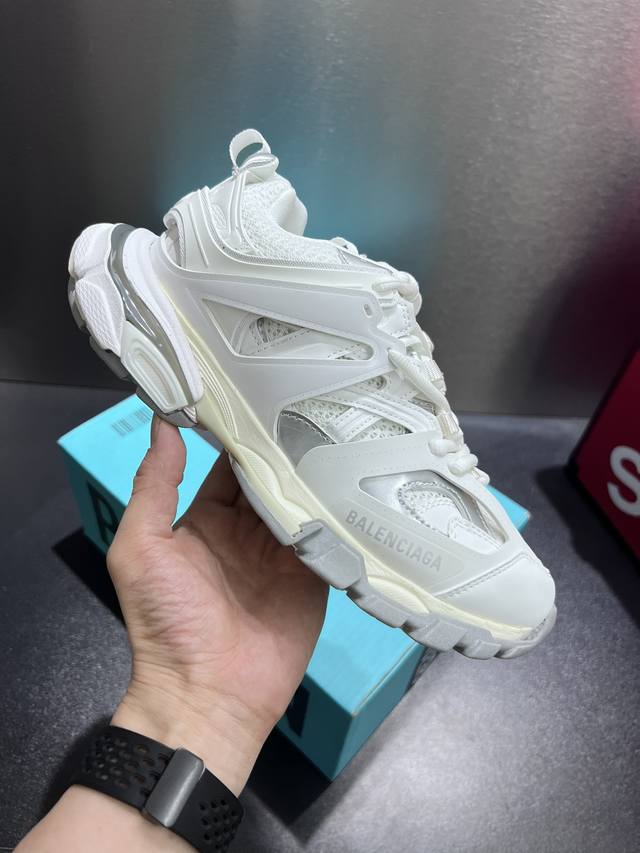 巴黎世家 户外概念鞋 Balenciaga Sneaker Tess 三代通货跑量版本 细节精准对位官方 私模组合大底原装大盒 从里到外 一切百分百还原官方配置 - 点击图像关闭