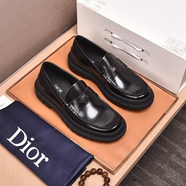 出厂价 水染牛里 原单品质Dior .迪奥 原单代购、高端皮鞋、面料：采用意大利进口牛皮水染牛里 牛皮里特供原版大底、做工精细、实物拍摄size：38-45 配 - 点击图像关闭