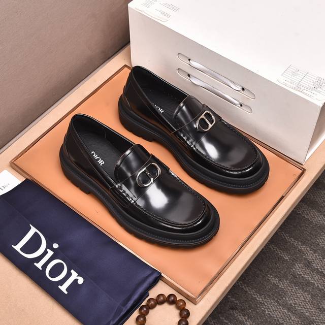 出厂价 水染牛里 原单品质Dior .迪奥 原单代购、高端皮鞋、面料：采用意大利进口牛皮水染牛里 牛皮里特供原版大底、做工精细、实物拍摄size：38-45 配