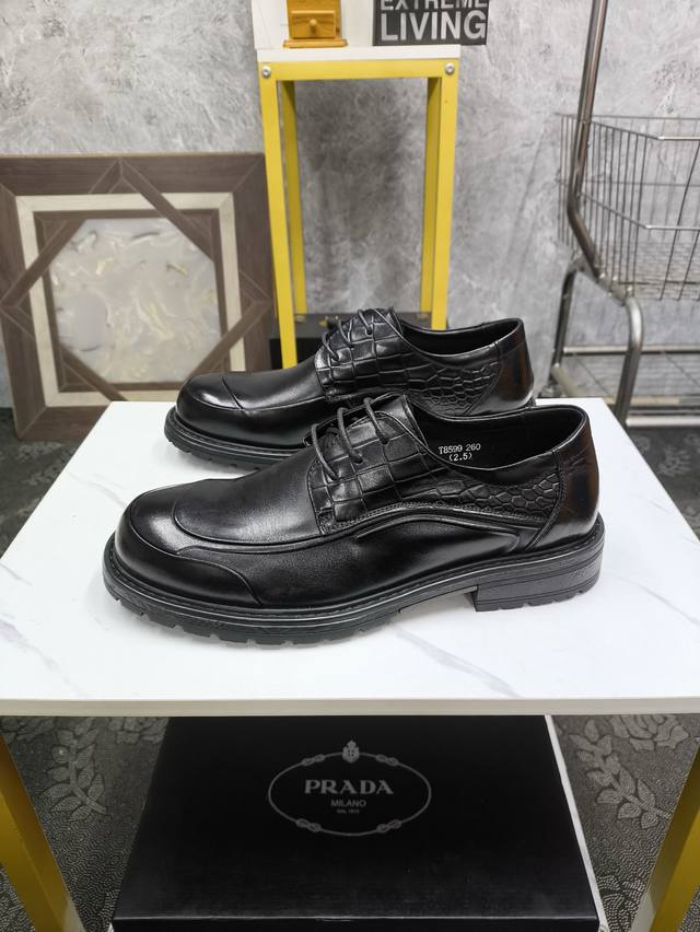 PRADA-普拉达 高级感皮鞋，进口工艺原版牛皮材质，真皮内里 高档舒适，原版大底轻盈耐磨！纯手工制作，细节决定品质！38-44 45、46定做不退换 Xh