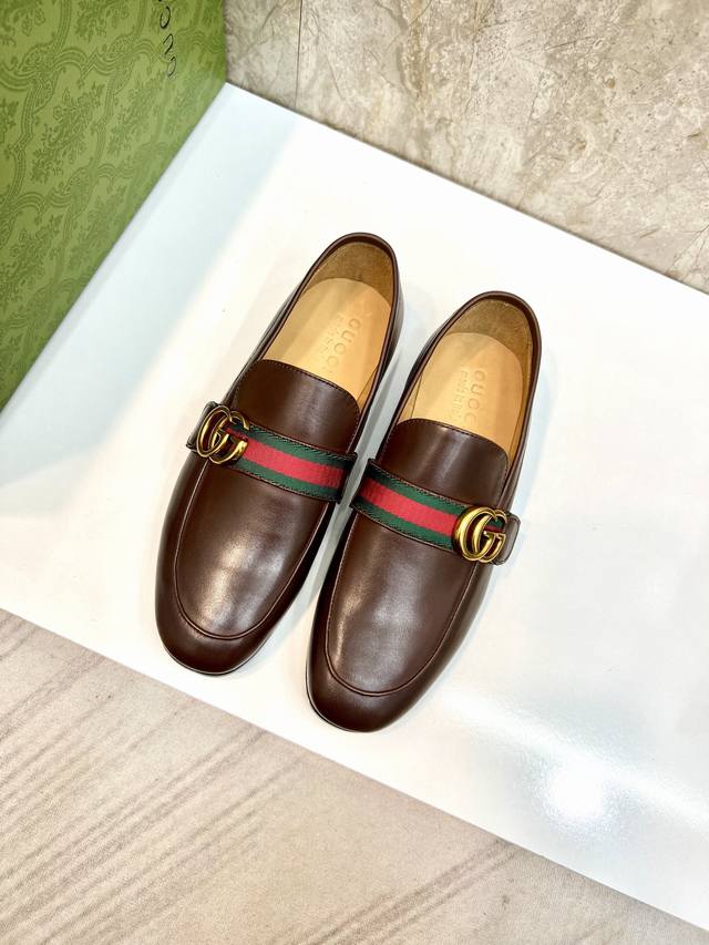 原版真皮大底 品牌：GUCCI 古奇 标准码：男码38 44 45 46可以定做 等级：官网同款 原单品质材料：原版牛皮 水染牛皮内里 原版真皮大底款式类别：男